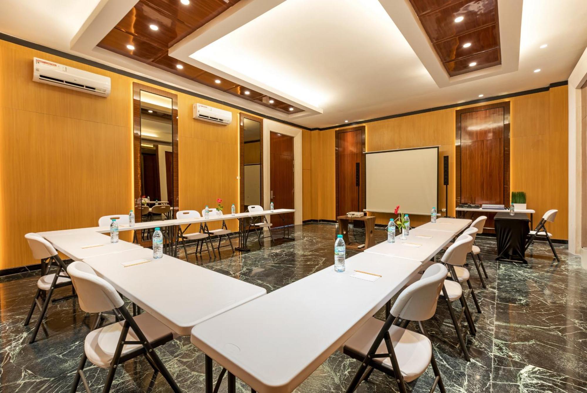 Boss Legian Hotel Powered By Archipelago 外观 照片