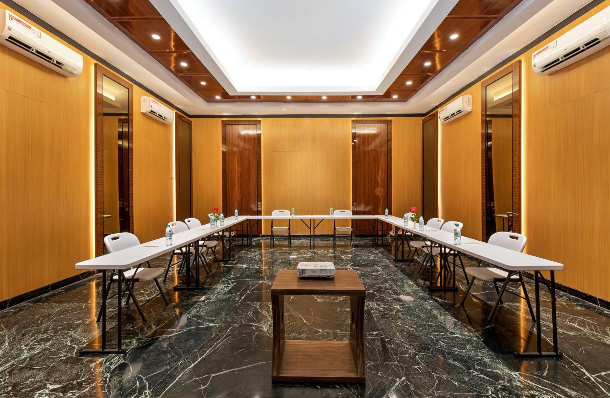 Boss Legian Hotel Powered By Archipelago 外观 照片