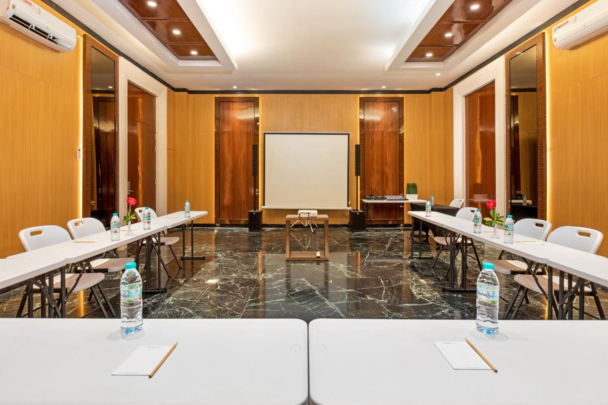 Boss Legian Hotel Powered By Archipelago 外观 照片